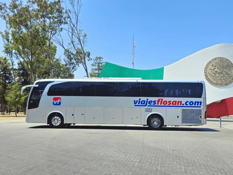 Costado del autobús