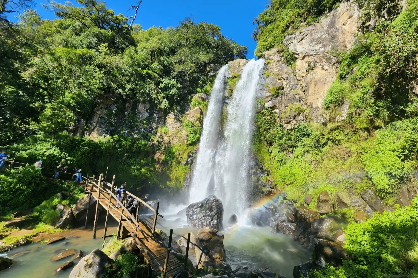Cascada arcoíris