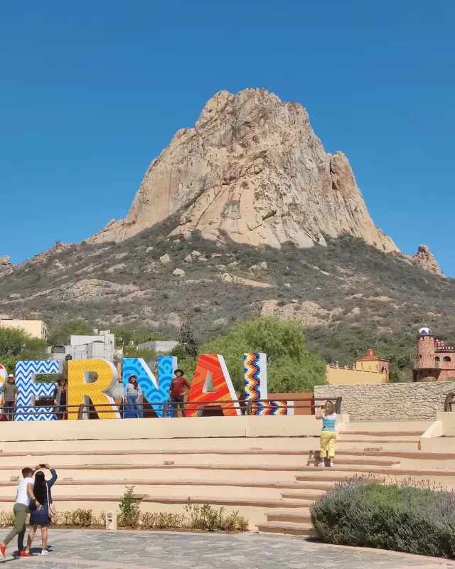 Peña de Bernal y Tequisquiapan