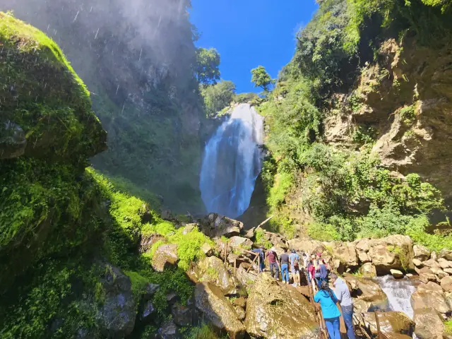 Vista a la cascada