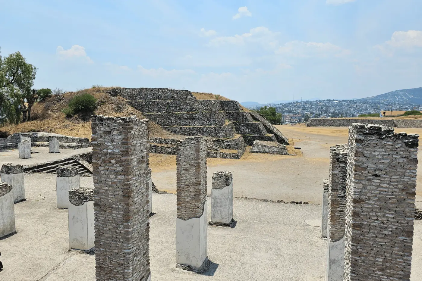 Vista a basamento piramidal