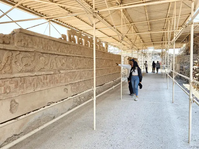El muro con grecas