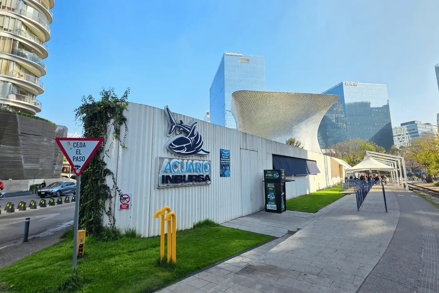 Vista del Acuario Inbursa y Museo Soumaya