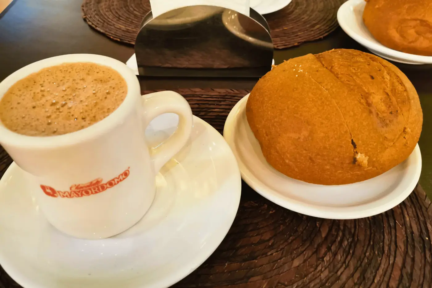 Chocolate y pan de yema