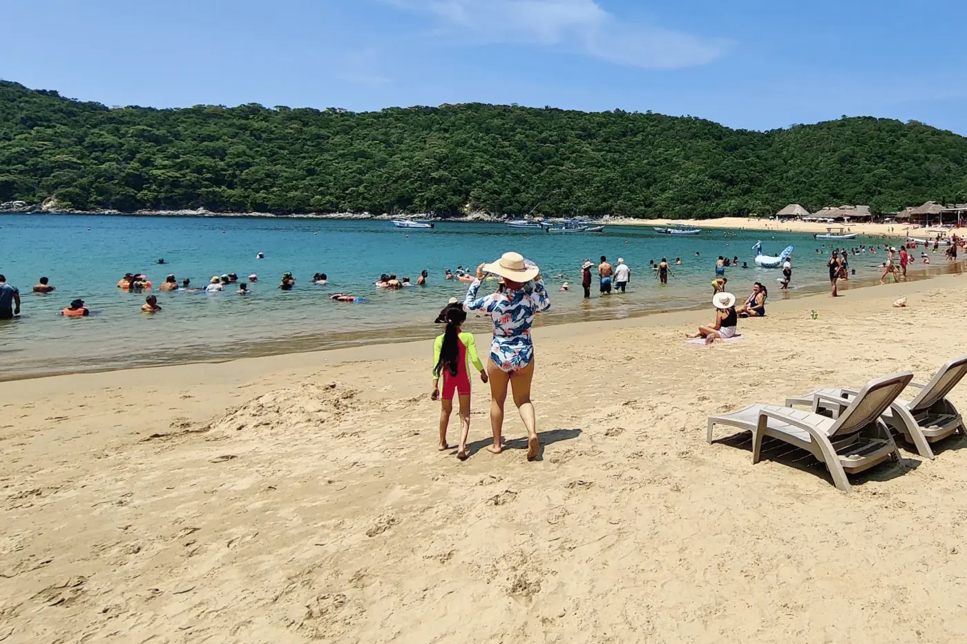 Nadando en la playa