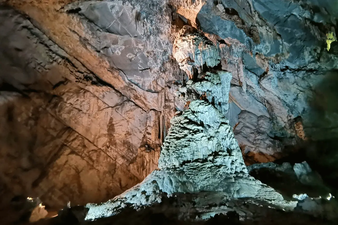 Grutas
