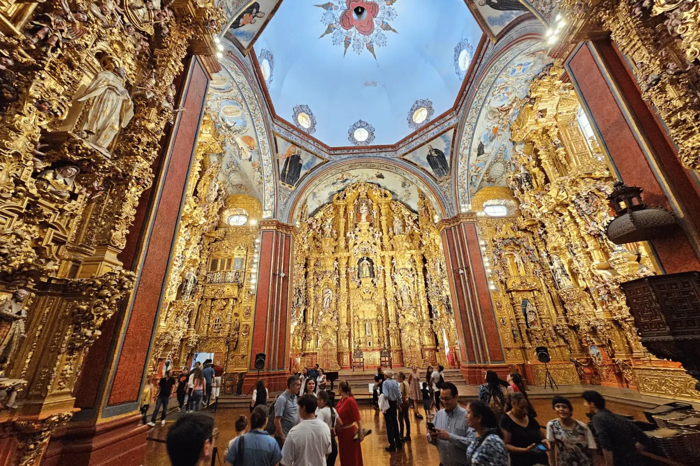 Interior de la iglesia de San Francisco